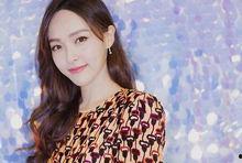 娱乐吃瓜酱刚满十八岁,十八岁青春绽放，揭秘娱乐圈新晋小花